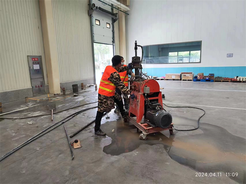 仁布厂房地面下沉塌陷注浆加固施工